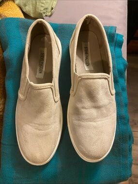 Steve Madden Men’s Slip-On Loafers in Beige